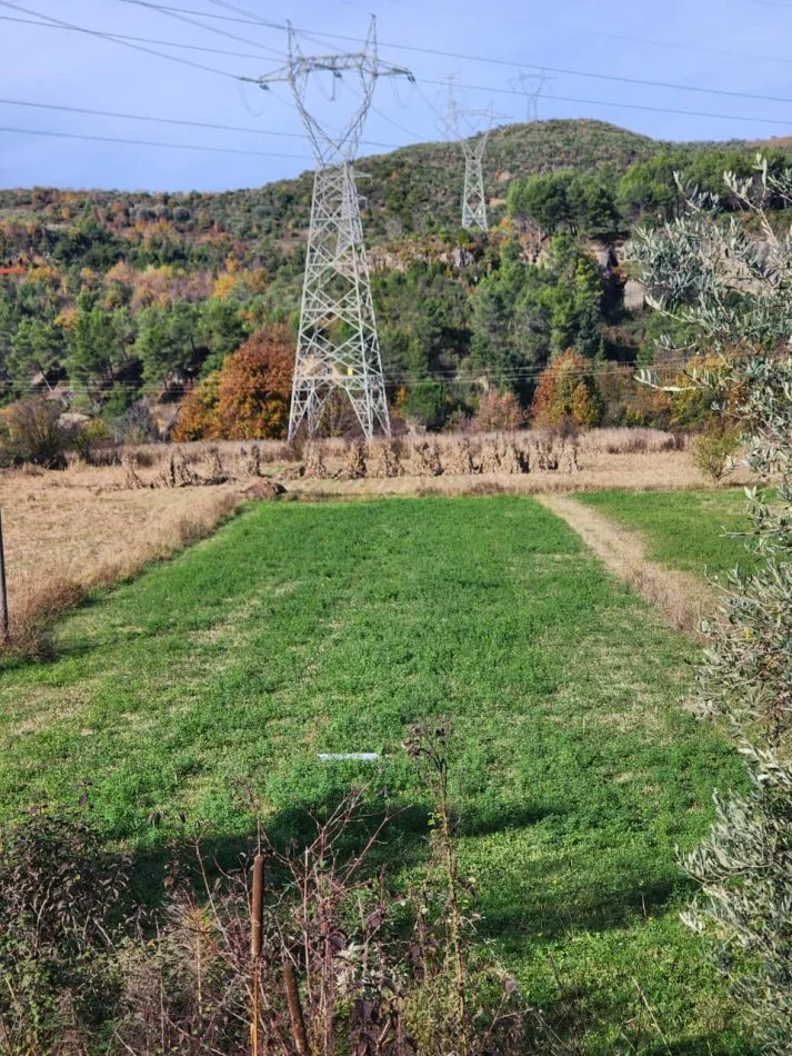 SHITET TOKË ARË : 1400 m² Buzë Rrugës Kryesore || (📍Në Fshatin IBË) || 98,000€ 🏕