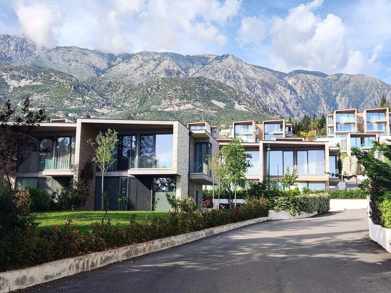 Shitet Vila Twin: ( Olea Residence Dhermi) me 3 Dh. Gjumi dhe 2 Poste Parkimi 🧨(935,000€) 🧨