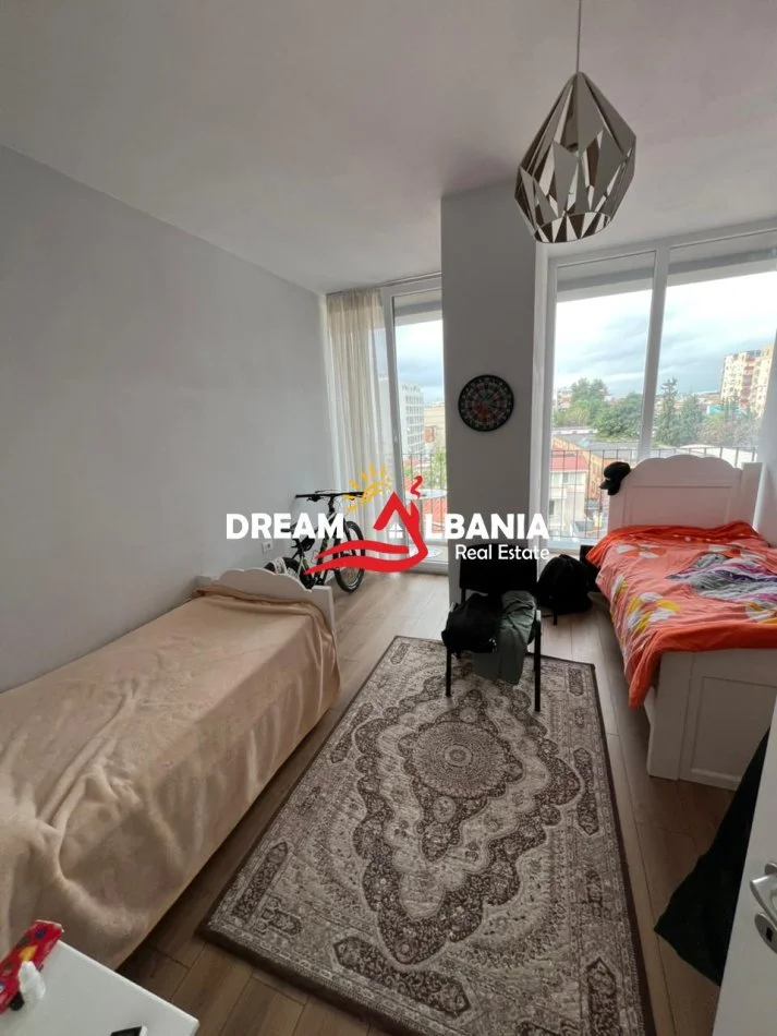 Tirane, shitet apartament 2+1 Kati 4, 129 m² 265.000 € (Te Shkolla E Kuqe)