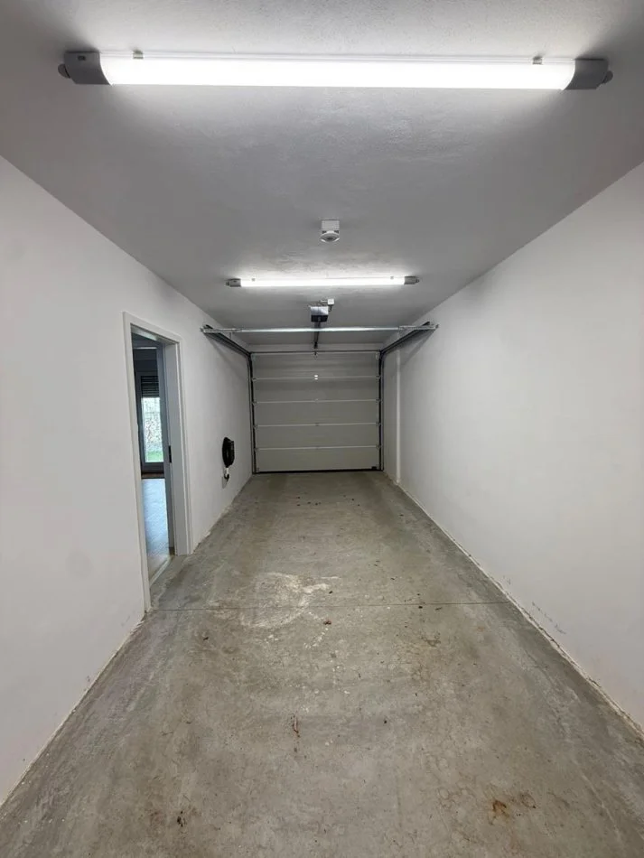 Tirane, shitet Vile 4+1+Ballkon Kati 3, 196 m² 399.000 € (Shefqet Ndroqi)