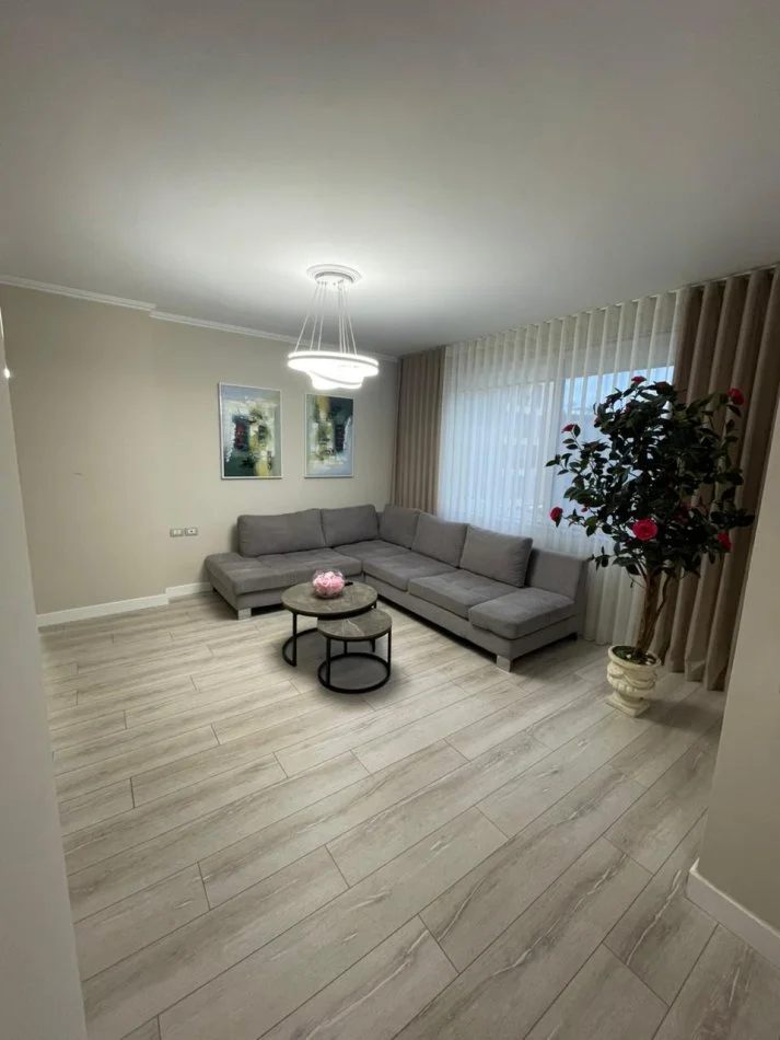 Jepet me Qera Apartament 1+1 tek Rruga e Kosovareve,  800 €URO