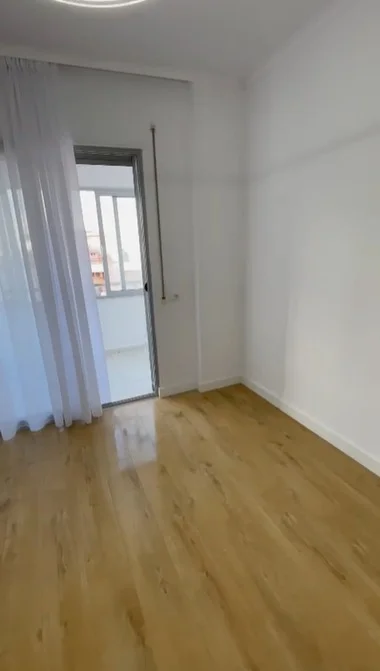 Tirane, shitet apartament 2+1+Aneks+Ballkon Kati 8, 98 m² 153.000 € 