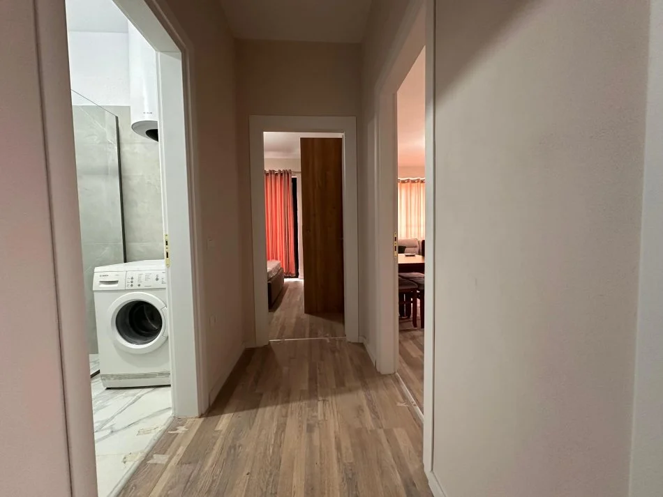 Tirane, jepet me qera apartament 2+1 Kati 5, 570 € (Astir)