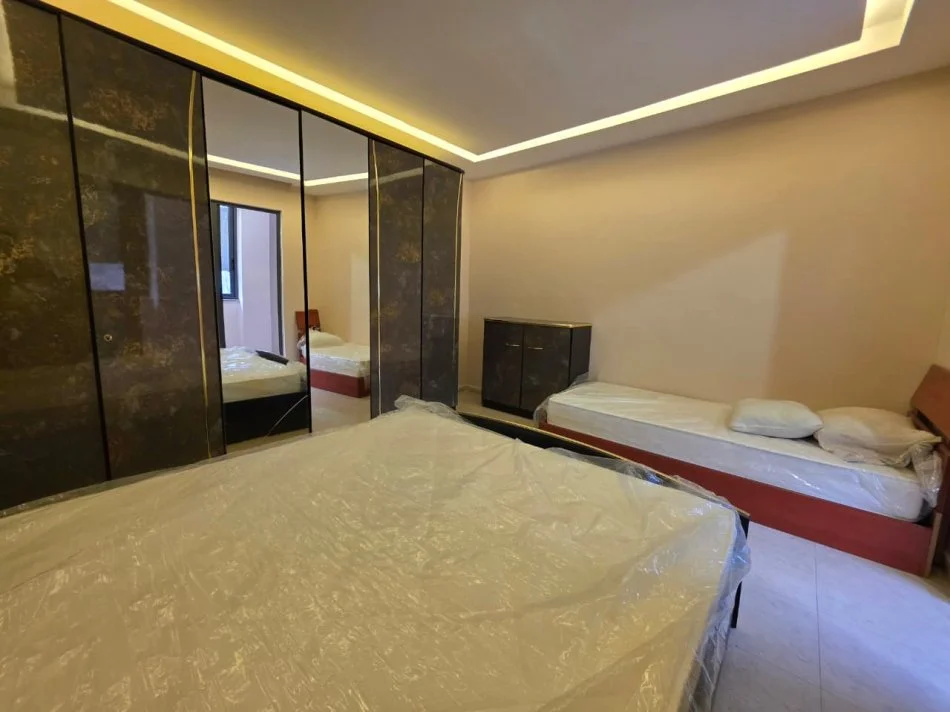 Jepet me Qera Apt 1+1 (+ Bllkn) 54m2  (Fakulteti i Mjeksise - Shkolla e Baletit📍)    50,000 leke / Muaj 🔥I pershtatshem 4 persona