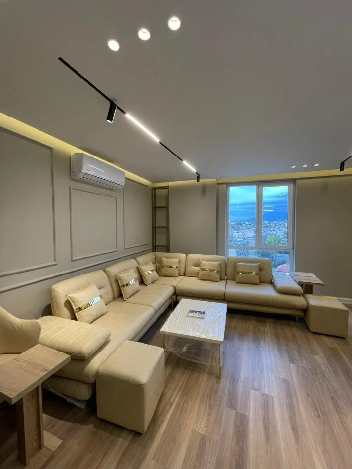 Tirane, shes apartament 2+1+Ballkon , (Rruga e Dibrës)