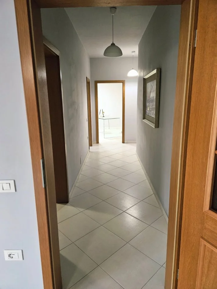 Tirane, shitet apartament 2+1+Ballkon , 103 m² 247.420 € (Zogu i Zi)