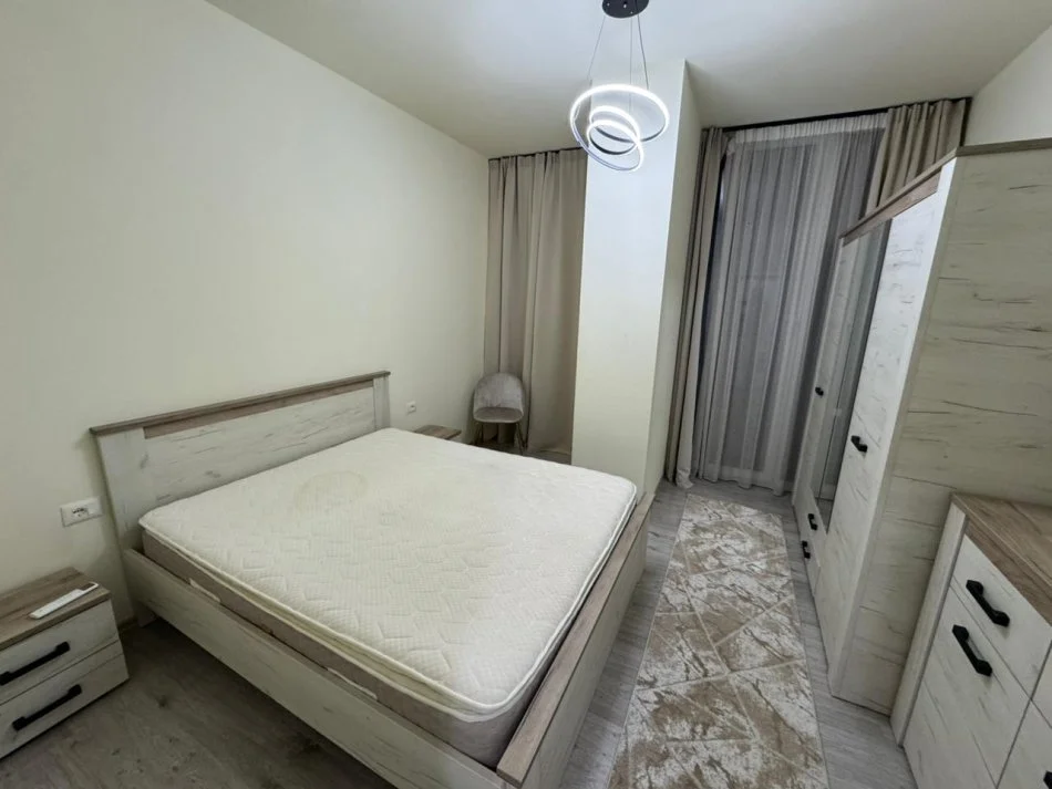 Tirane, jepet me qera apartament 1+1 Kati 2, 69 m² 700 € 