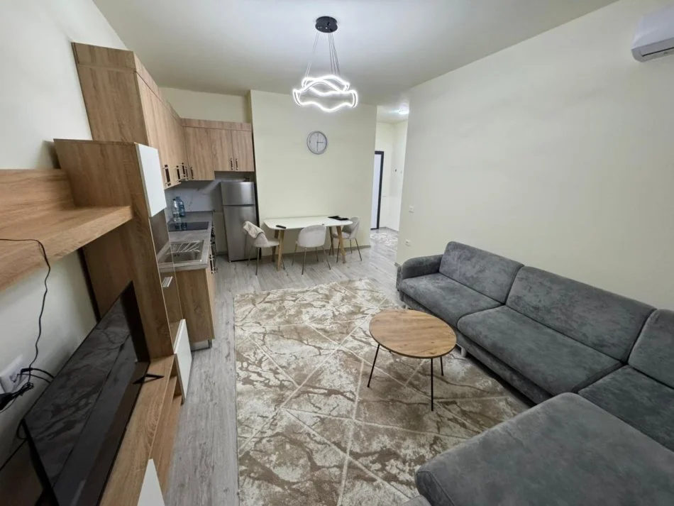 Tirane, jepet me qera apartament 1+1 Kati 2, 69 m² 700 € 