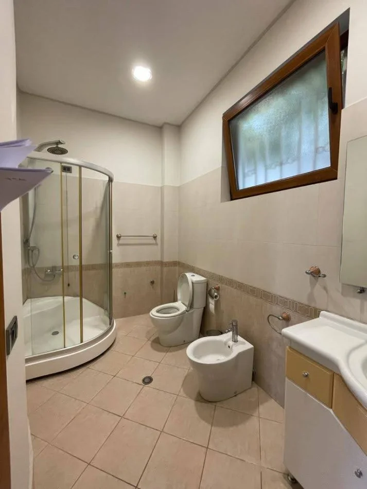 Tirane, shitet Vile , 880.000 € (Vilat Gjermane)