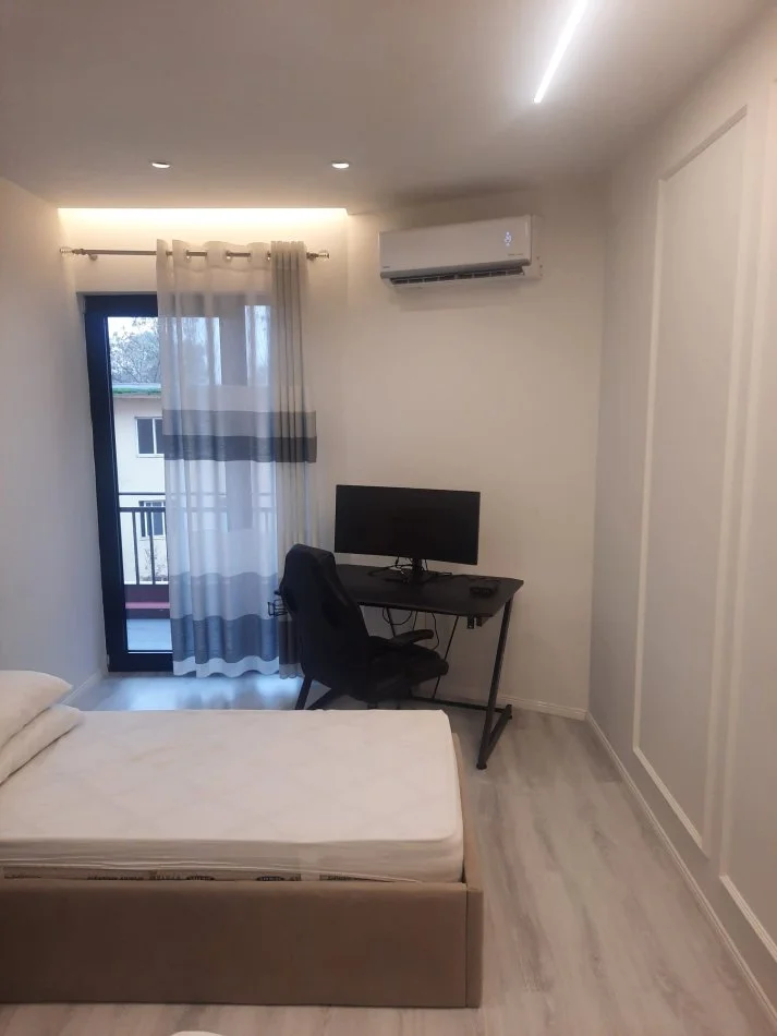 Tirane, jepet me qera apartament 2+1+Ballkon Kati 3, 95 m² 750 € (Farmacia 10)