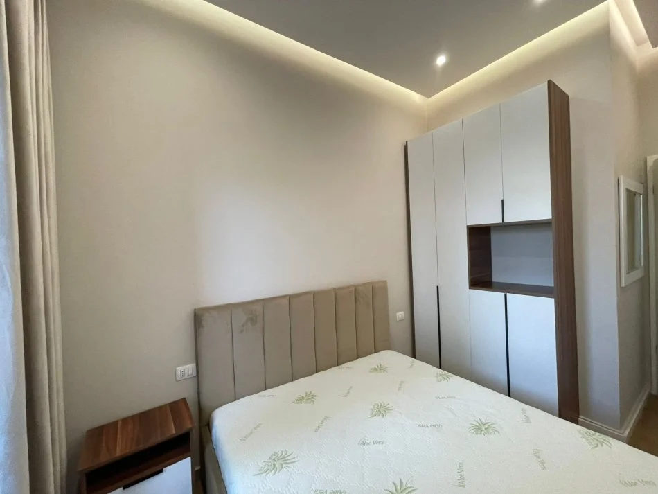 Tirane, shitet apartament 1+1 Kati 1, 70 m² 165.000 € (Rruga 21-Dhjetori)