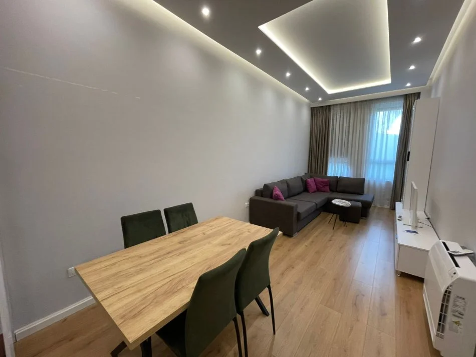 Tirane, shitet apartament 1+1 Kati 1, 70 m² 165.000 € (Rruga 21-Dhjetori)