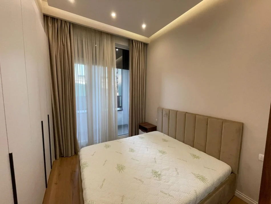 Tirane, shitet apartament 1+1 Kati 1, 70 m² 165.000 € (Rruga 21-Dhjetori)