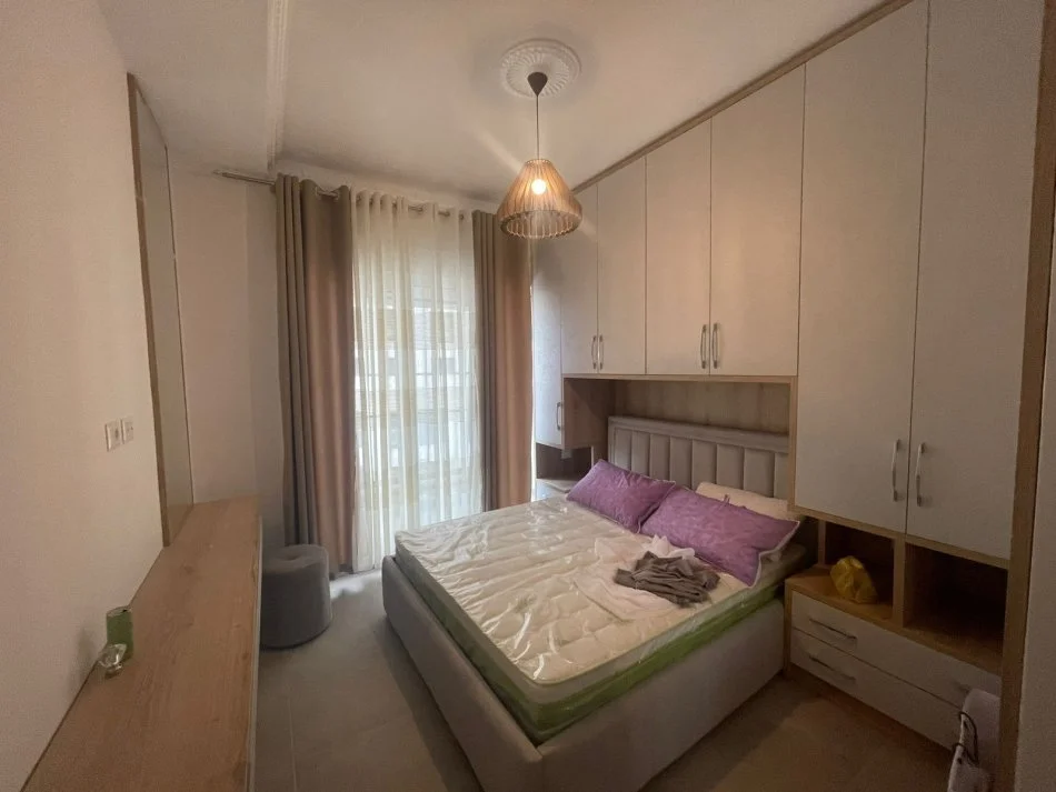 Tirane, shitet apartament 1+1 Kati 8, 64 m² 160.000 € (Rruga 21-Dhjetori)