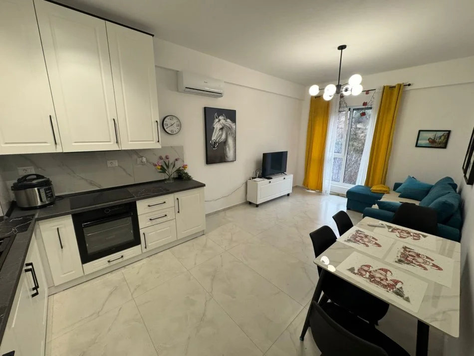 Tirane, jepet me qera apartament 1+1 Kati 3, 60 m²