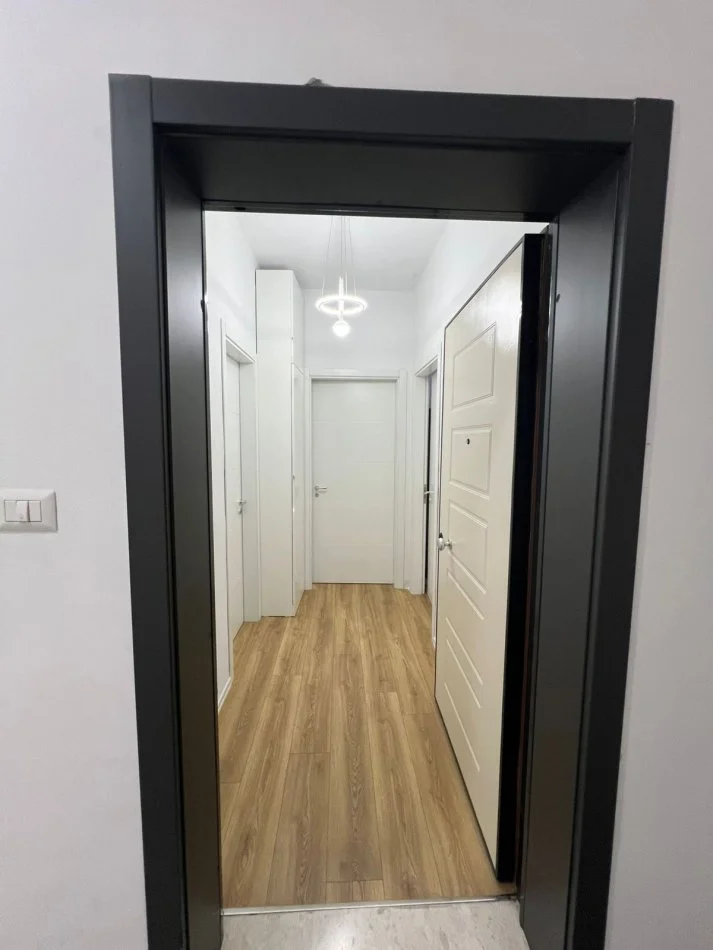 Tirane, jepet me qera apartament 1+1 , 