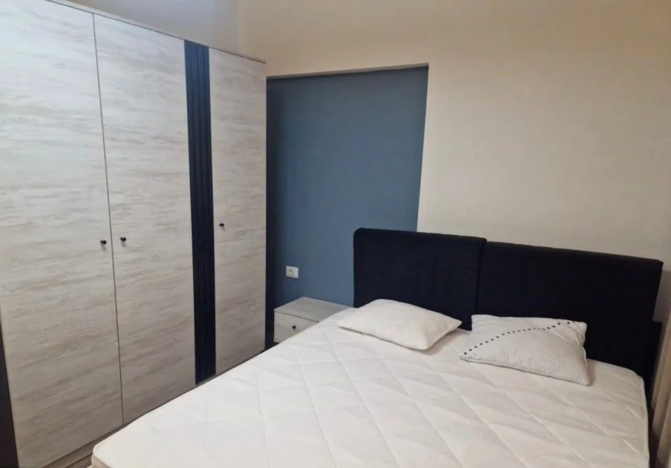 Tirane, jepet me qera apartament 2+1 Kati 0, 85 m² 700 € (STACIONI TRENIT)