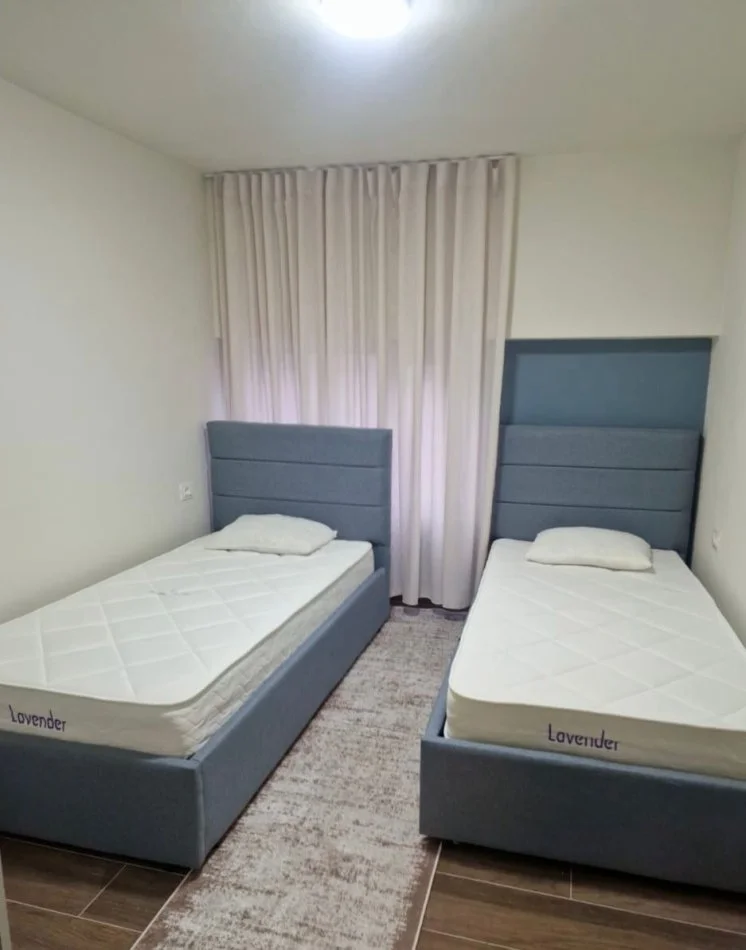 Tirane, jepet me qera apartament 2+1 Kati 0, 85 m² 700 € (STACIONI TRENIT)