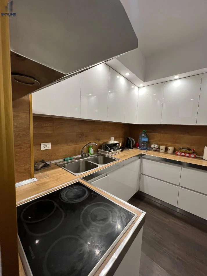 Tirane, shitet apartament 2+1 Kati 3, 115 m² 160.000 € (Astir)