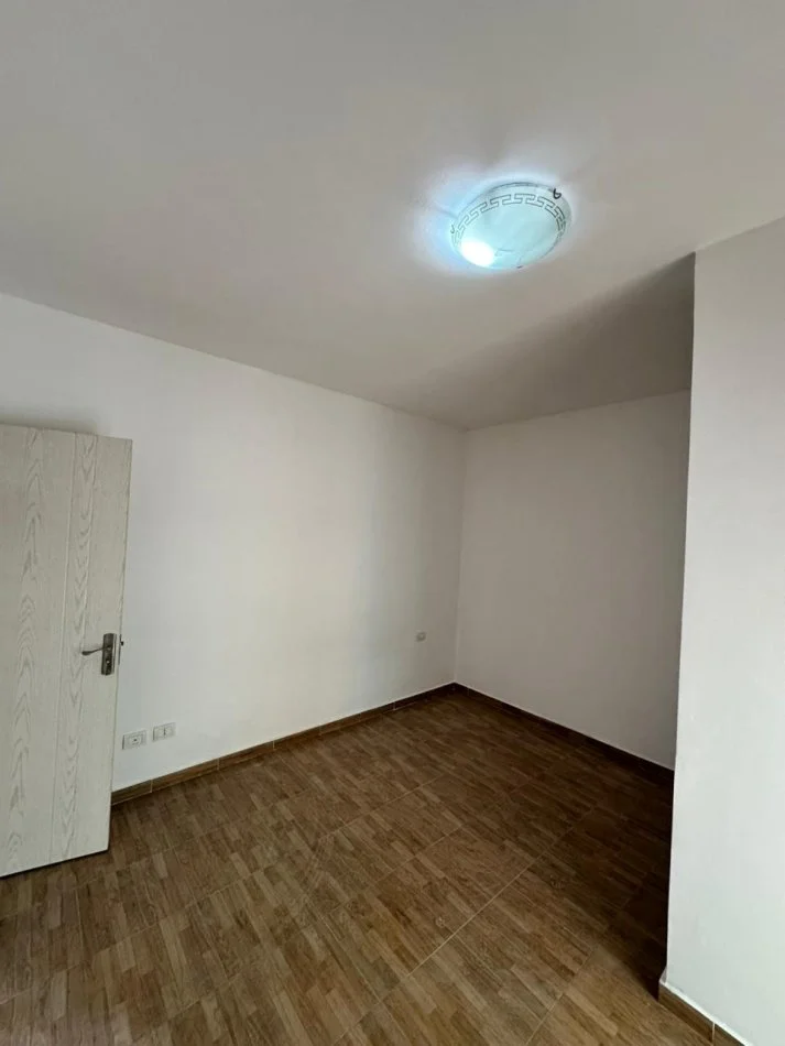 Durres, shitet apartament 2+1+Ballkon Kati 5, 104 m² 140.000 € (Ish Rajoni,Durres)