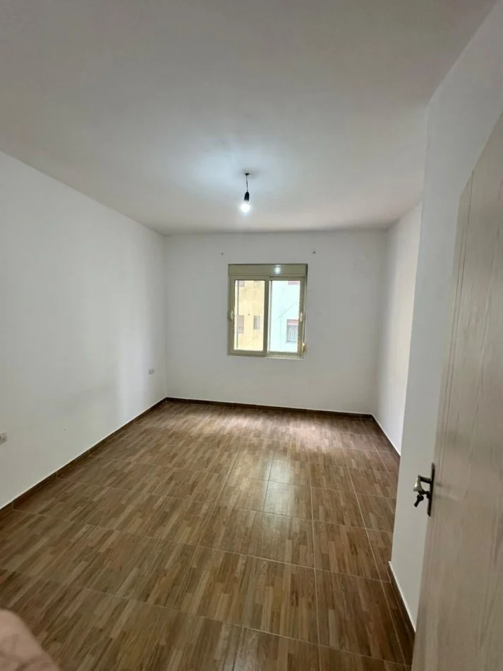 Durres, shitet apartament 2+1+Ballkon Kati 5, 104 m² 140.000 € (Ish Rajoni,Durres)