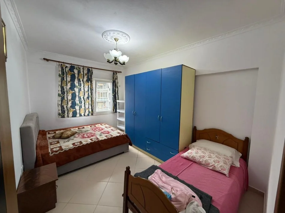 Tirane, jepet me qera apartament 1+1 Kati 6, 