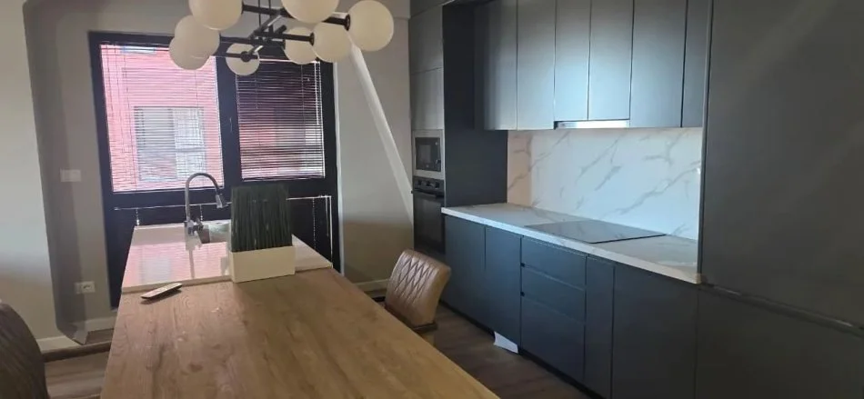 Tirane, shitet 2+1 Kati 7, 170 m² 504.900 € (RRUGA E KAVAJES)