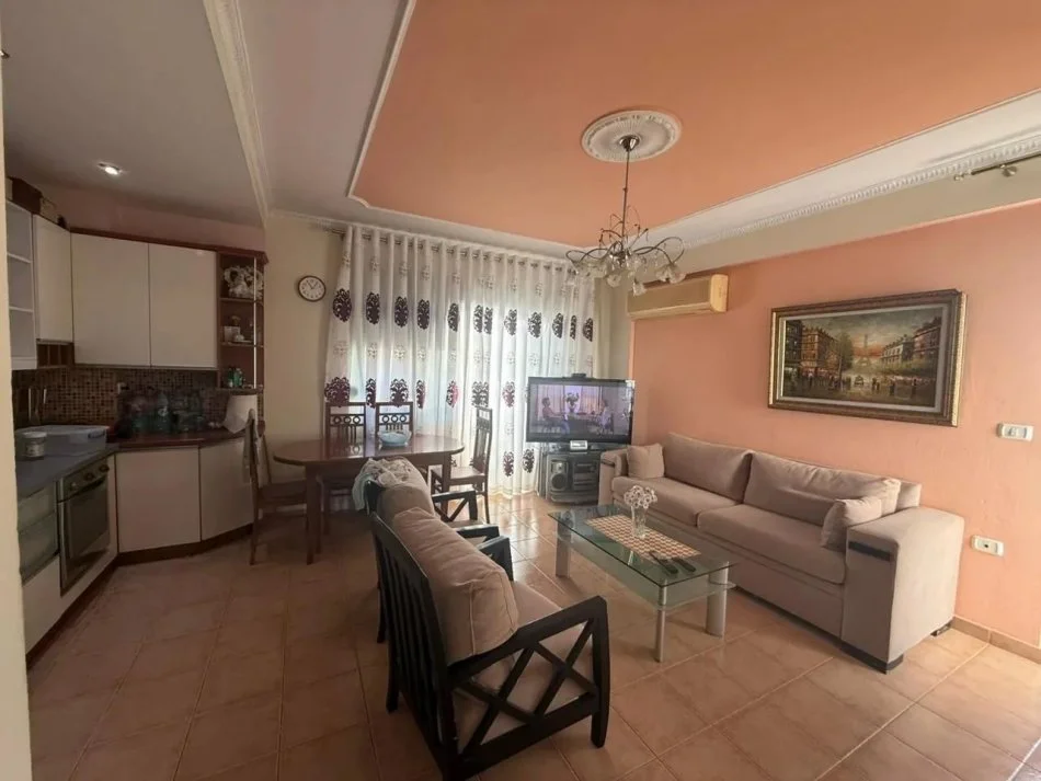 Tirane, shitet apartament 2+1 Kati 3, 105 m² 250.000 € (ZOGU I ZI)