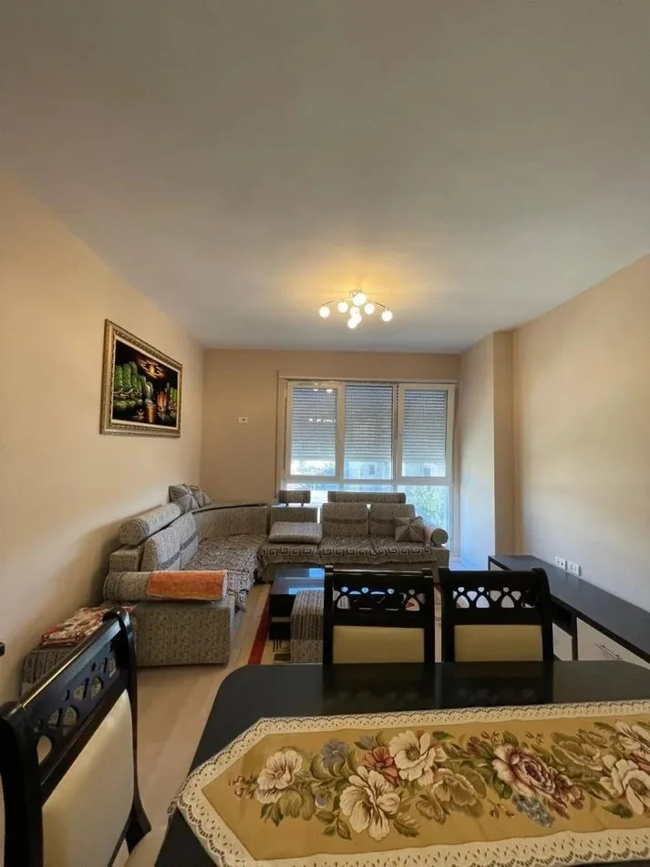 Tirane, shitet apartament 3+1 Kati 2, 100 m² (PERBALLE SPITALIT AMERIKAN 3)
