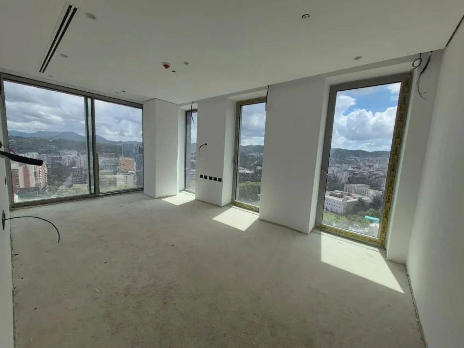 Tirane, jepet me qera zyre Kati 20, 147 m² 3.000 € 