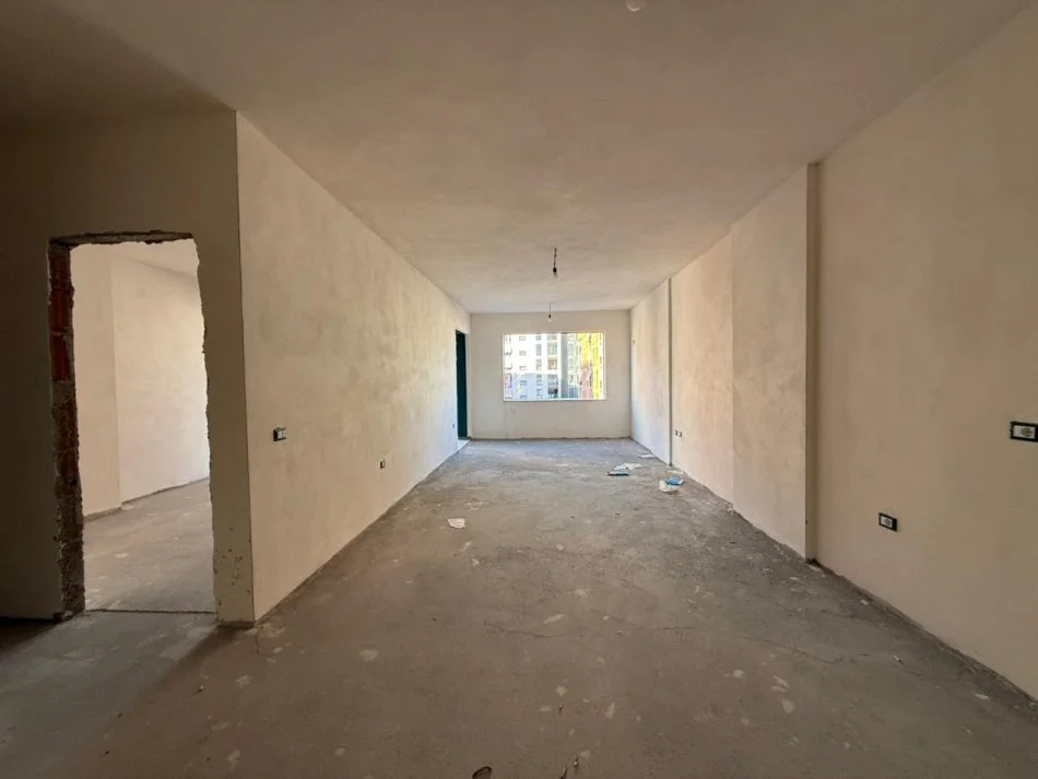 Tirane, shitet apartament 2+1 Kati 4, 124 m² 190.000 € (Oxhaku)