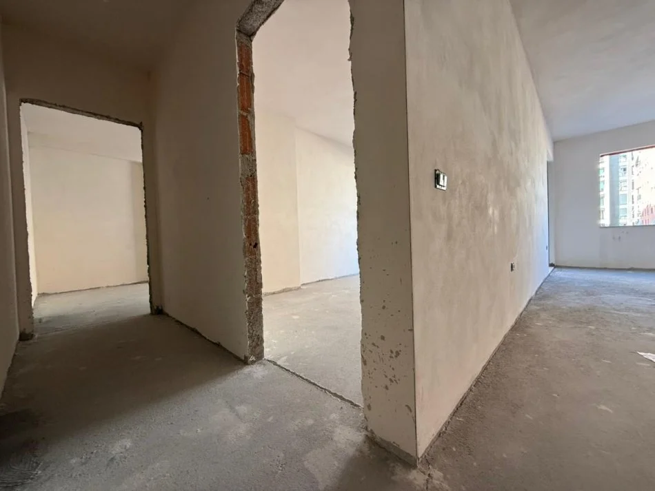 Tirane, shitet apartament 2+1 Kati 4, 124 m² 190.000 € (Oxhaku)
