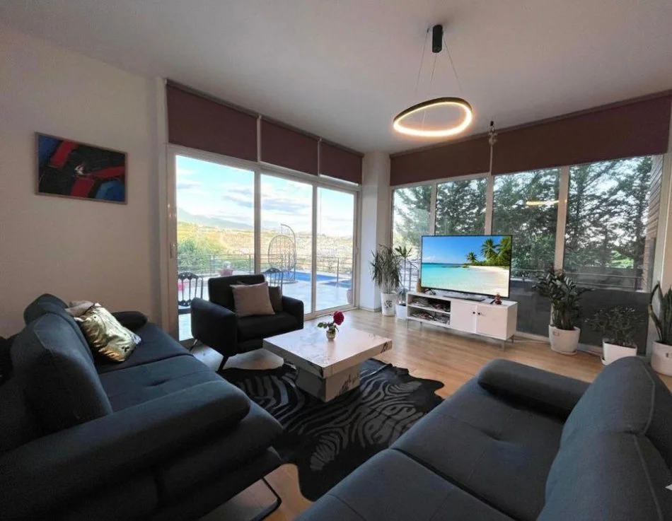 Tirane, jepet me qera apartament 3+1 , 200 m² 2.500 € 