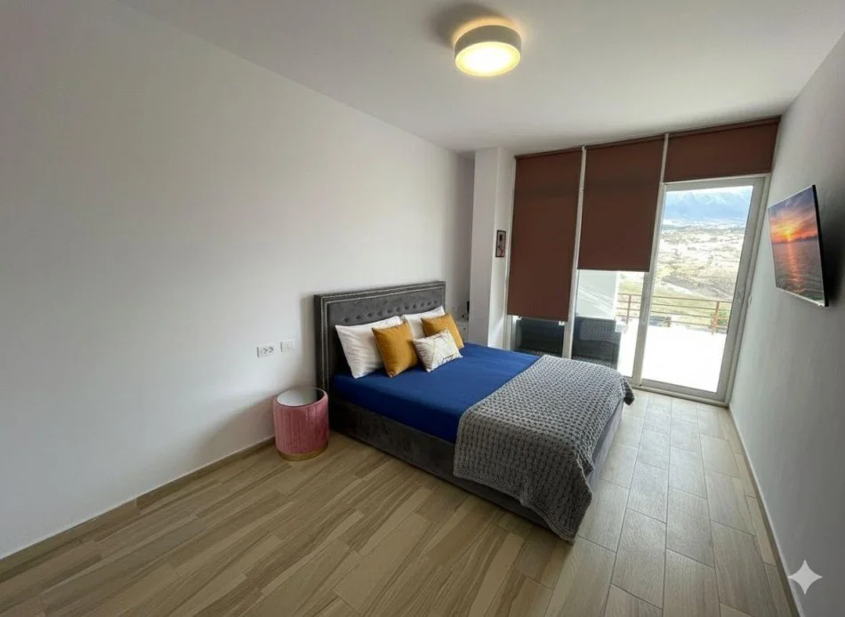 Tirane, jepet me qera apartament 3+1 , 200 m² 2.500 € 