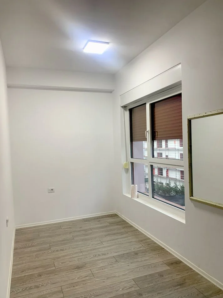 JEPET ME QERA AMBIENT MULTIFUNKSIONAL PER ZYRA TEK KOMPLEKSI MANGALEM NE ALI DEM,  300 €URO