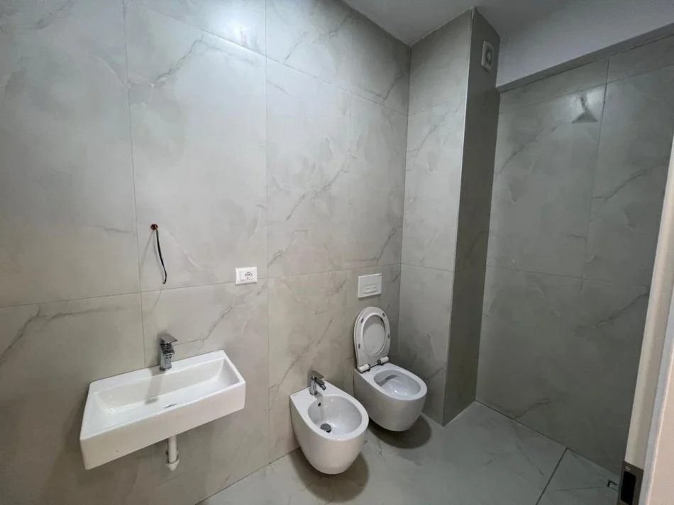 Tirane, shitet apartament 1+1 Kati 2, 53 m² 88.000 € 