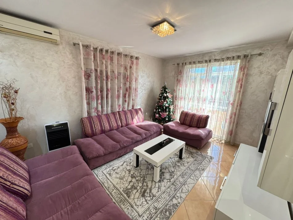 Tirane, shitet apartament 3+1 Kati 4, 92 m²