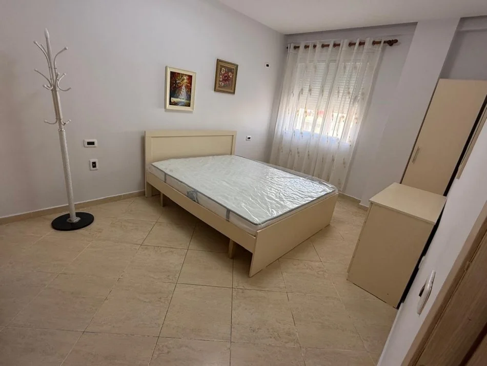 Tirane, jepet me qera apartament 1+1+Aneks+Ballkon Kati 7, 74 m² 430 € (Yzberisht, Perball KMY.)