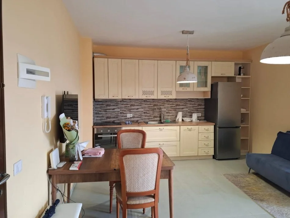 Tirane, shitet apartament 2+1 , 85 m² (Rruga e Durresit)