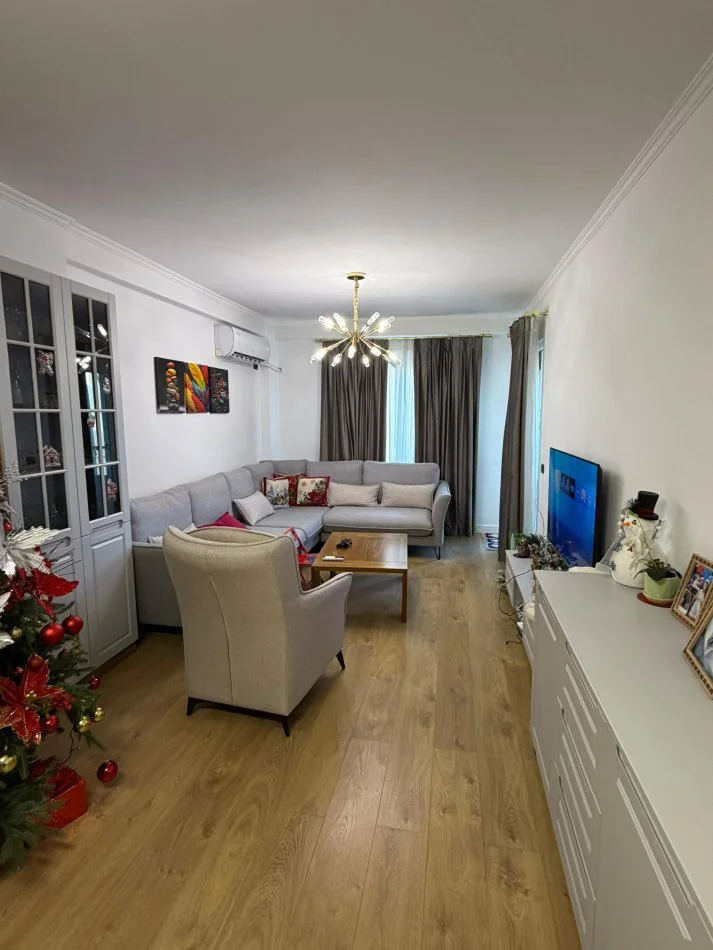 Shqiperi, shitet apartament 3+1 Kati 5, 126 m² 180.000 € (Rruga Tom Plezha)