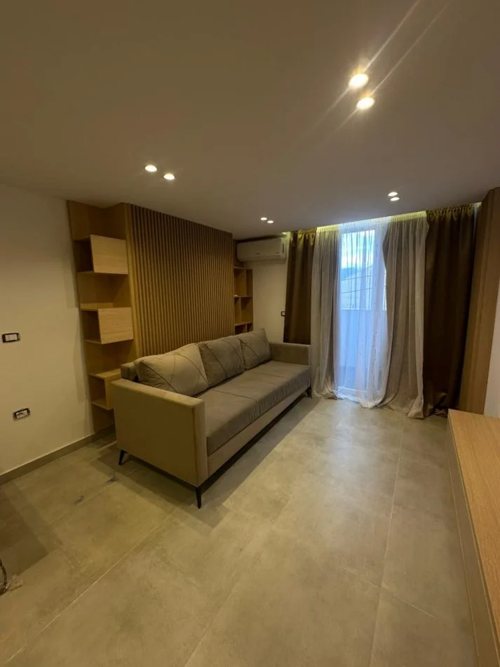 Tirane, shitet apartament duplex 1+1 , 75 m² 119.000 € (PERBALLE SPITALIT AMERIKAN 3)