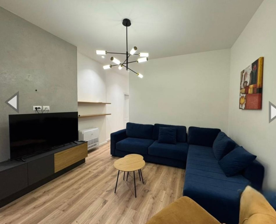 Tirane, jepet me qera apartament 2+1 Kati 1, 120 m² 700 € (Prane Kristal Center)