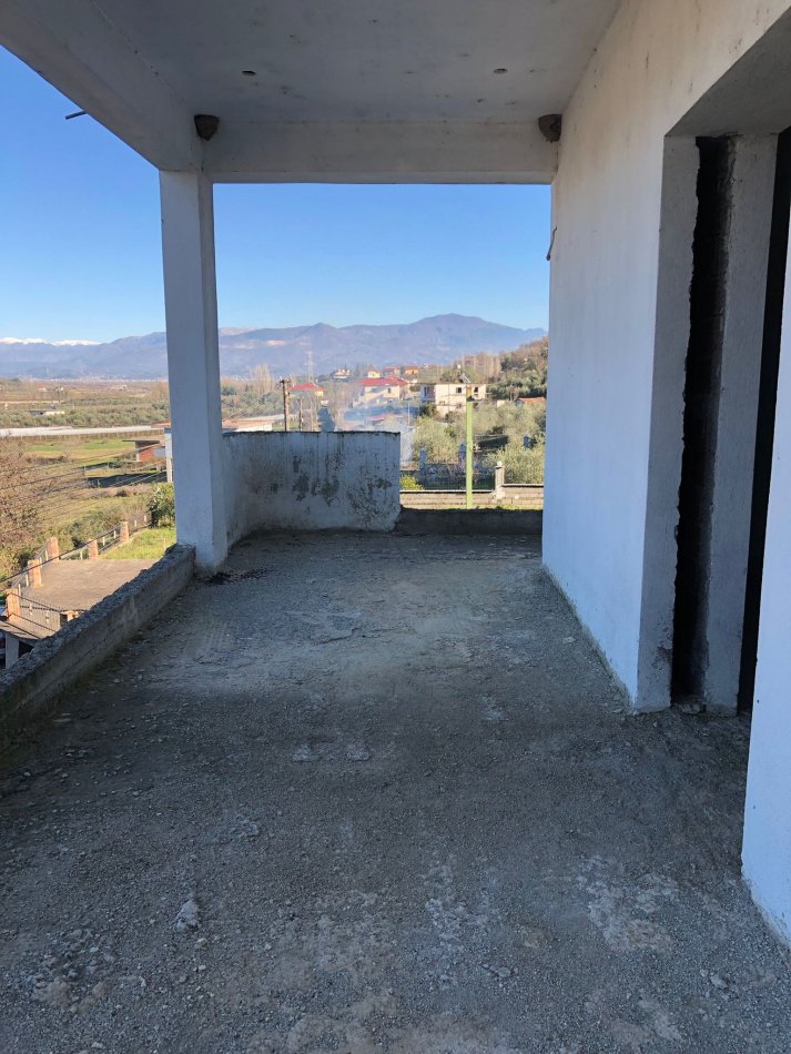 Valas elbasan, shitet shtepi 3 Katshe Kati 3, 360 m² 90.000 €