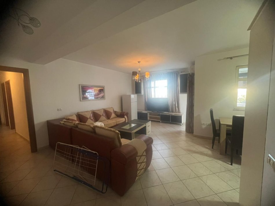 Tirane, shitet apartament 2+1+Ballkon Kati 3, 96 m² 119.000 € (Perballe Casa Italia Malajziani)