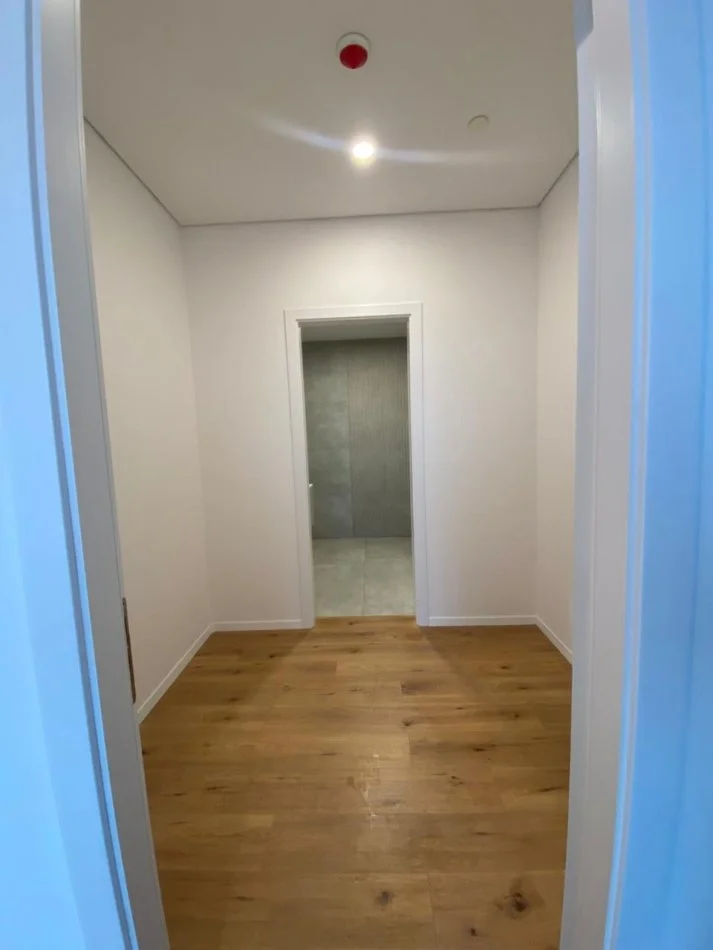 Tirane, jepet me qera zyre Kati 20, 150 m² 3.000 € 