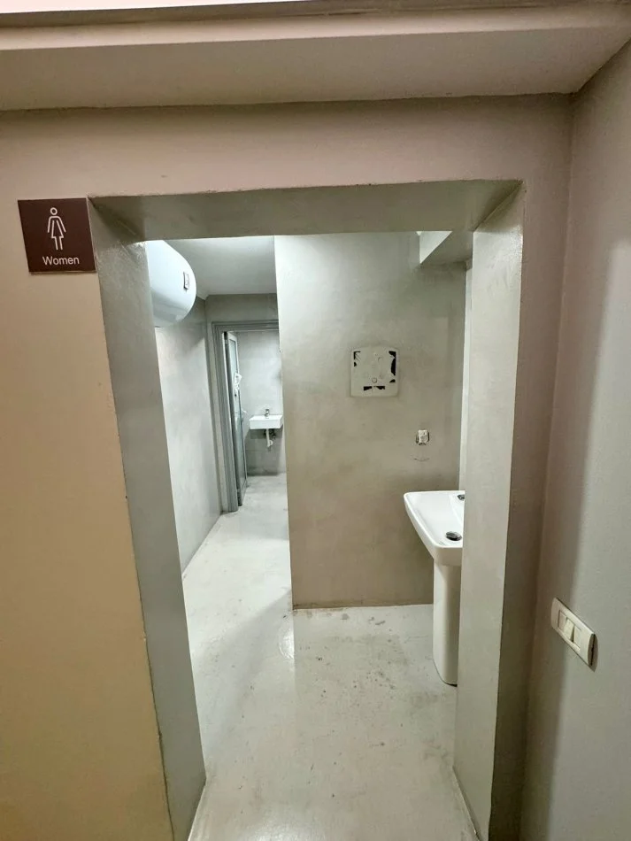 Tirane, jepet me qera ambjent biznesi Kati 1, 655 m² 5.800 € 