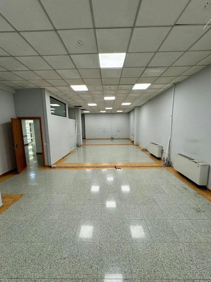 Tirane, jepet me qera ambjent biznesi Kati 1, 655 m² 5.800 € 