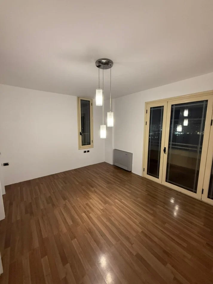 Tirane, shitet apartament 2+1 Kati 3, 173 m² 350.000 € (LIQENI ARTIFICIAL)