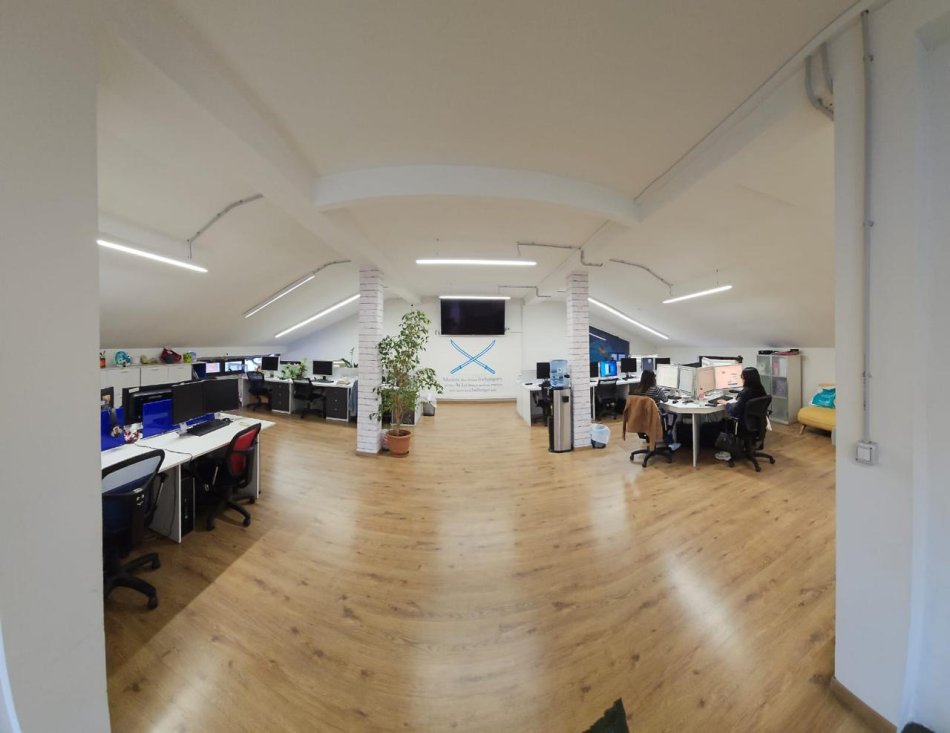 Tirane, jepet me qera zyre Kati 2, 311 m² 3.000 € (Blloku)