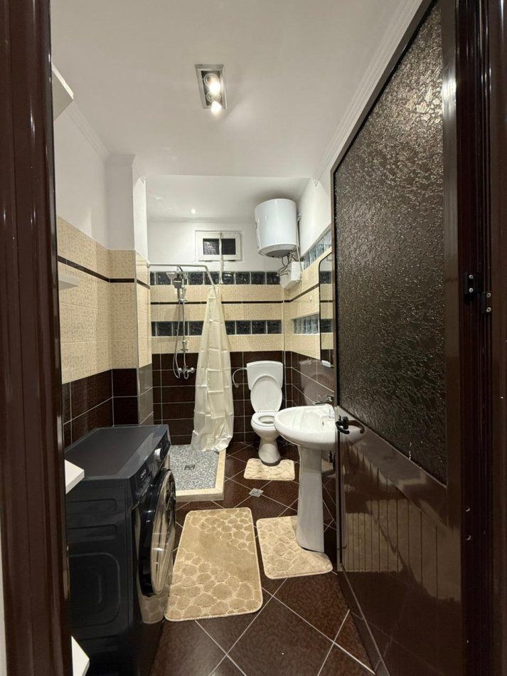 Tirane, jepet me qera apartament 2+1 Kati 0, 80 m² 550 € (Rruga 5 Maji)